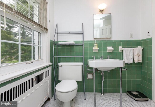 Building Photo - 515 Manor Rd