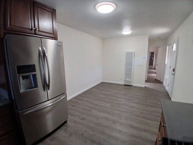 Building Photo - Perfect Place 425 Pinal 101 Orcutt