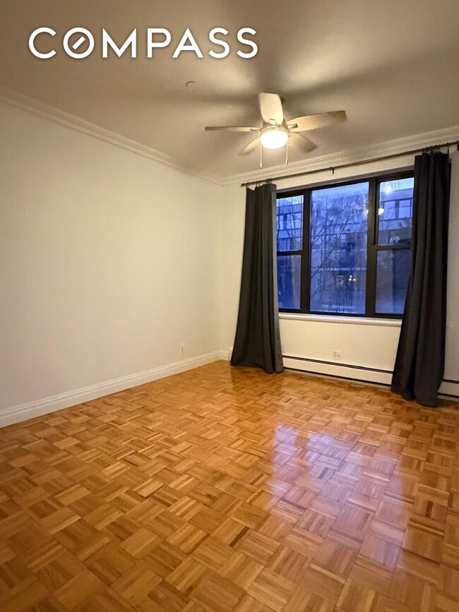 Building Photo - 99 Kingsland Ave