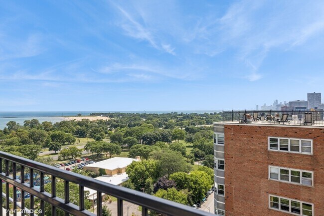 Building Photo - 4920 N Marine Dr