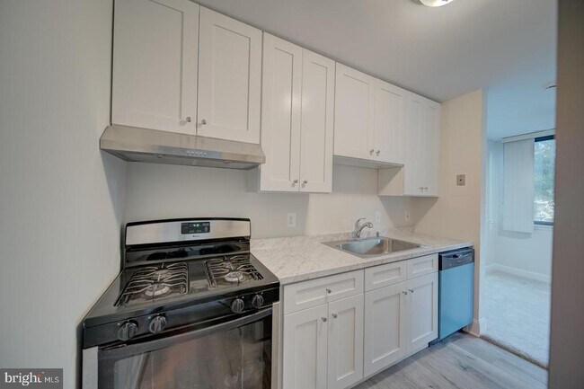 Building Photo - 515 N Armistead St