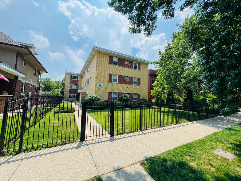 Primary Photo - 1429 W Jarvis Ave