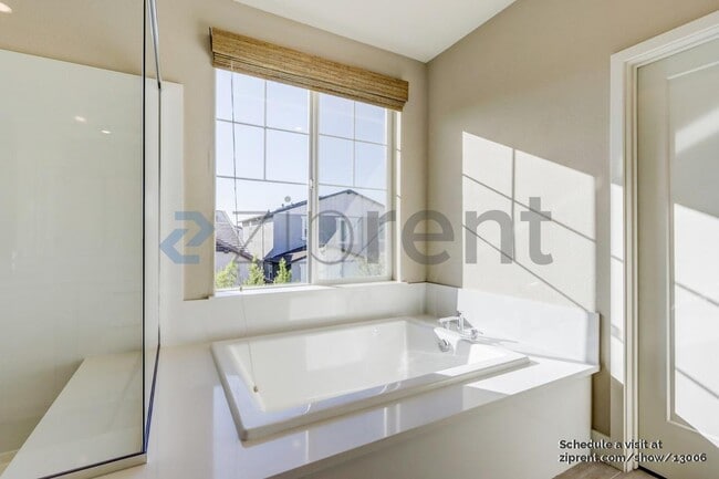 Building Photo - 2511 Artesian Ave
