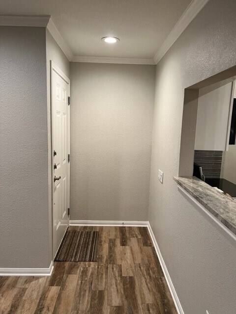 Building Photo - 1880 White Oak Dr