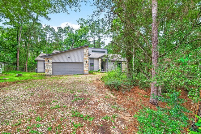 Building Photo - 41 Creek Forest Ln