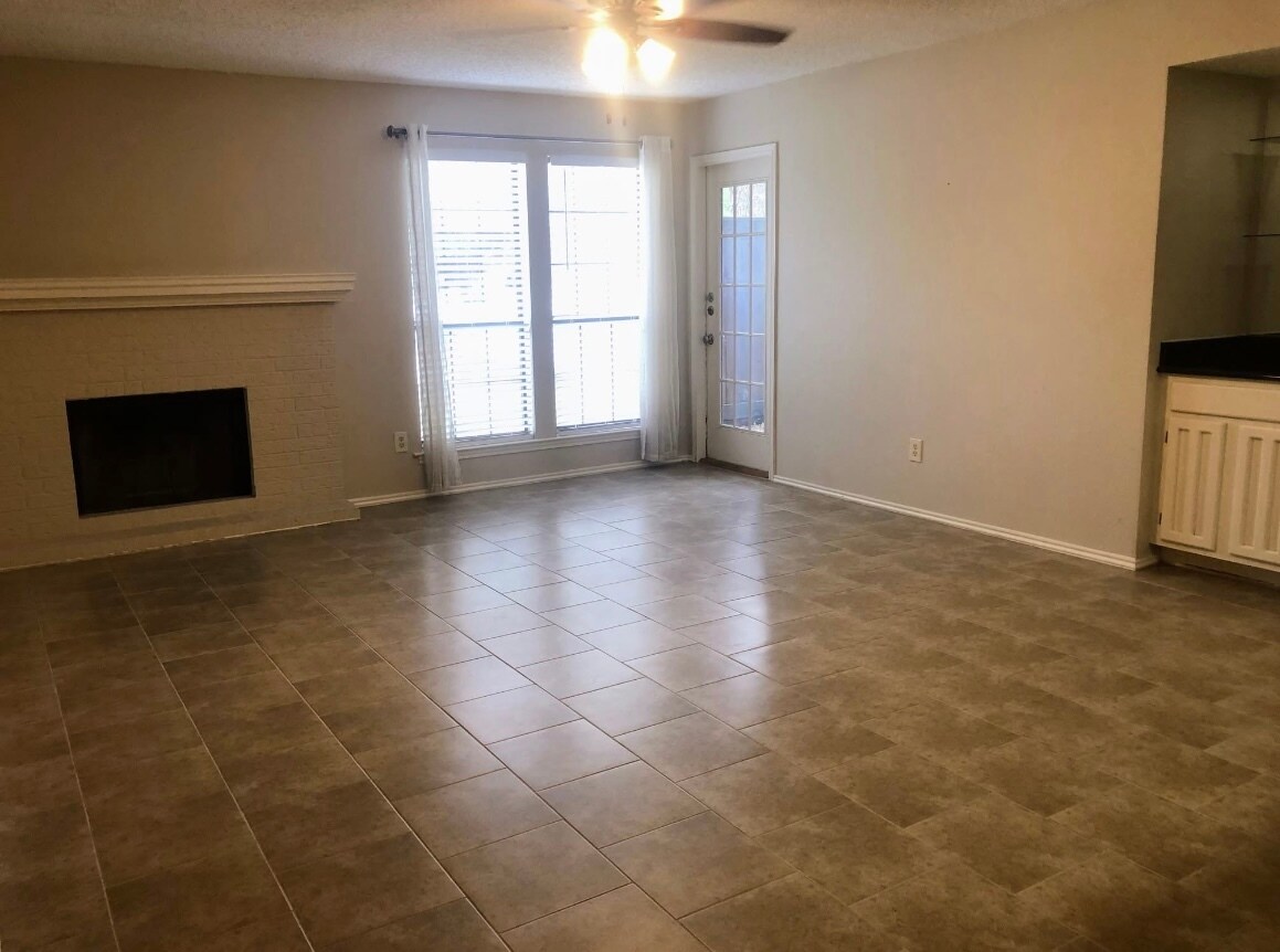 Living Room - 1202 Thorpe Ln