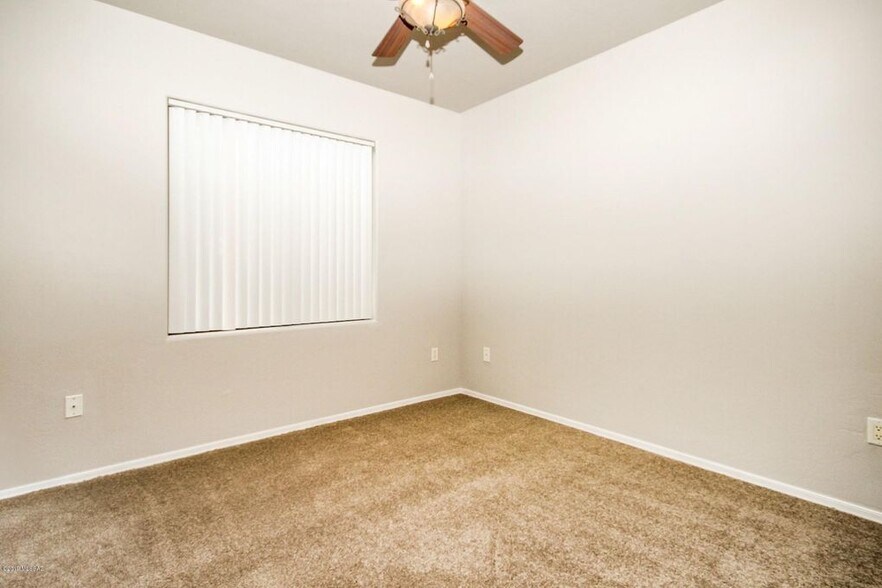 2nd bedroom - 2550 E River Rd
