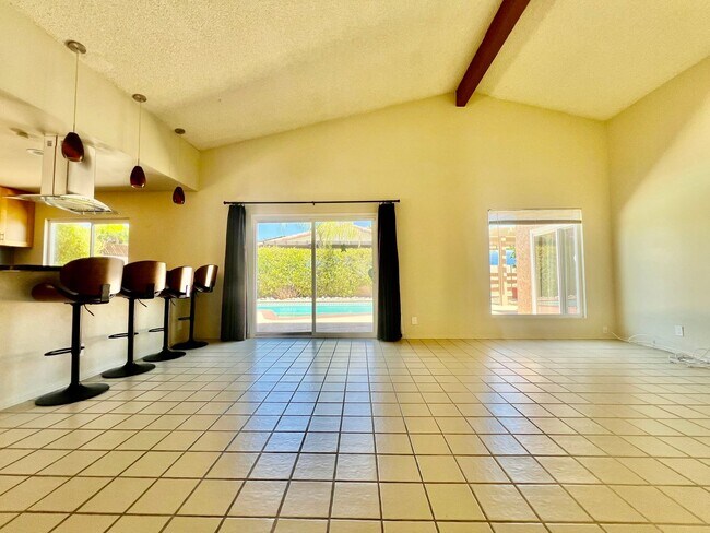 Building Photo - AVAILABLE NOW! 3 Bedroom 2 Bathroom POOL H...