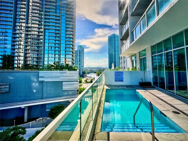 Building Photo - 500 Brickell Ave