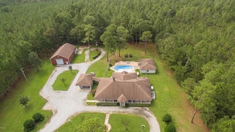 Building Photo - 20419 Robinson Rd