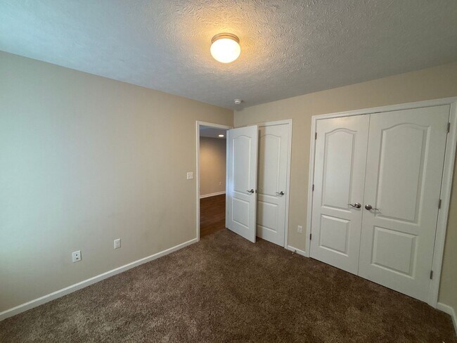 Building Photo - 50 Gloucester Dr