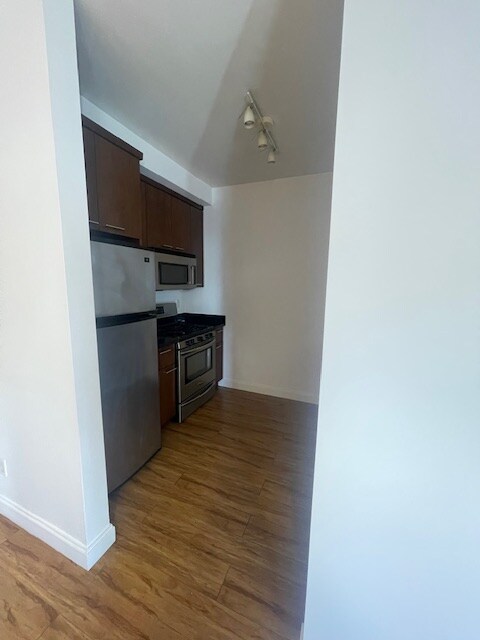 Building Photo - 920 Montgomery St