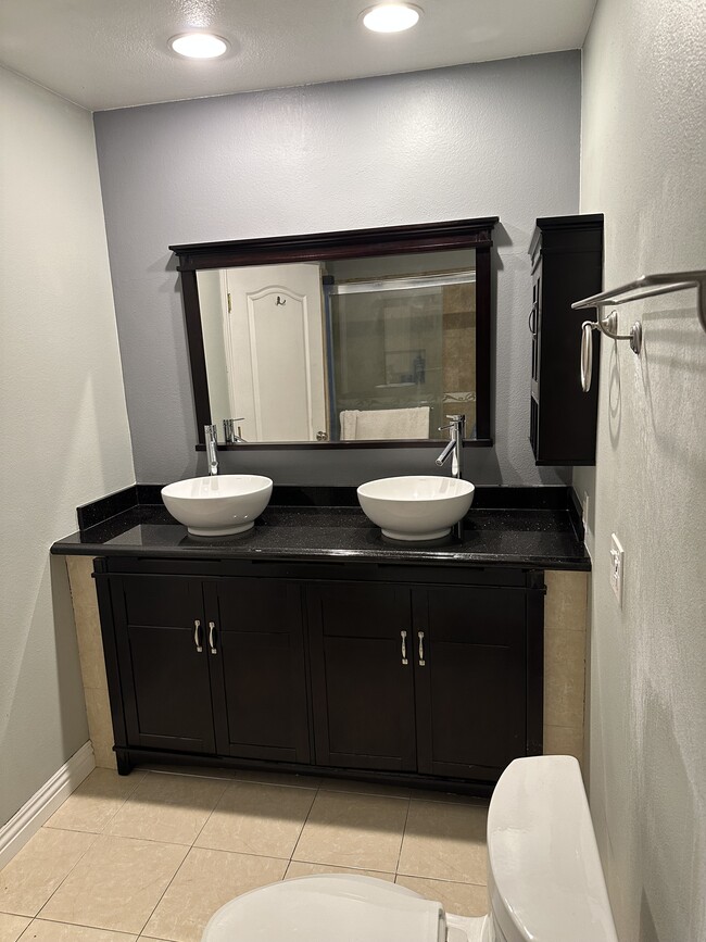 Building Photo - 211 Briarwood