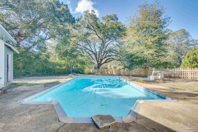 Building Photo - 4725 Clara St