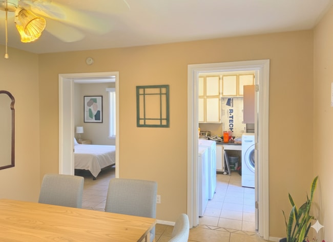 Building Photo - LARGE 4BR/2BA HOUSE FOR RENT