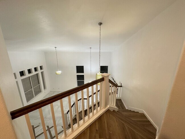 Building Photo - 5701 W Country Ave