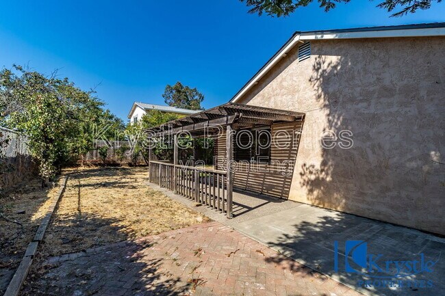 Building Photo - 1366 Matthew Dr