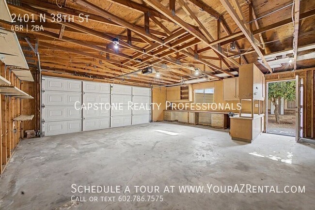 Building Photo - 2401 N 38th St
