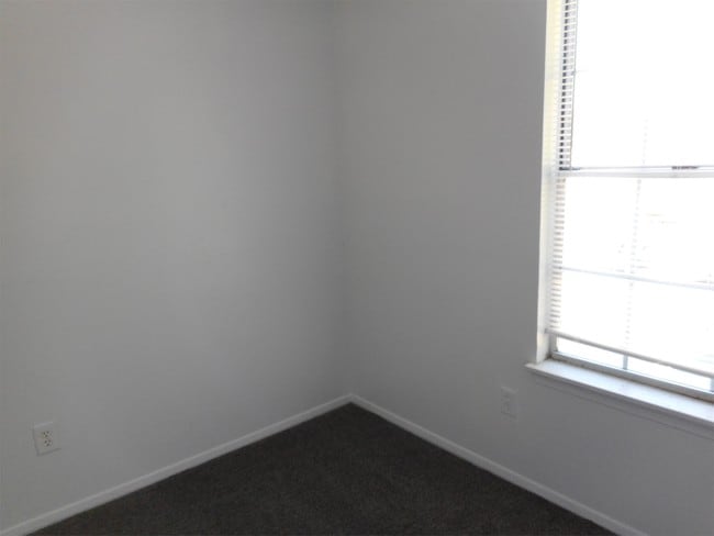 Building Photo - 22 Anchor Ct