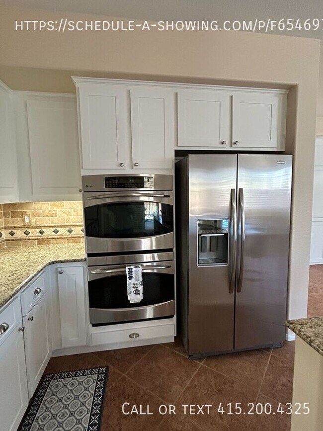 Building Photo - 30934 Crystalaire Dr