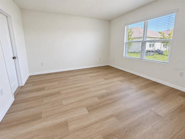 Building Photo - 1713 Southfork Dr