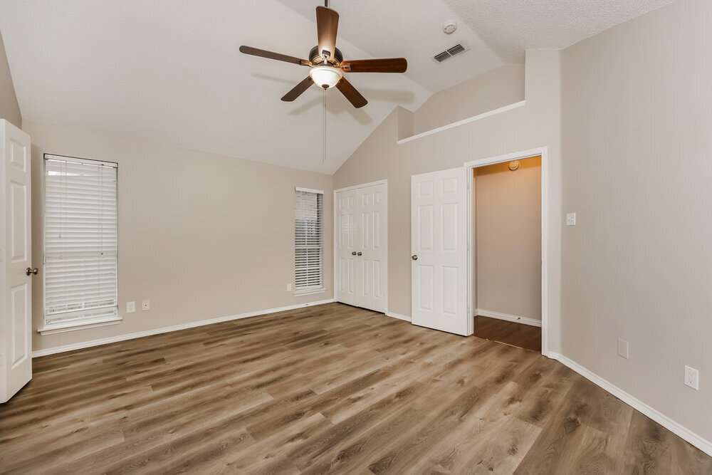 Building Photo - 2613 Clovermeadow Dr