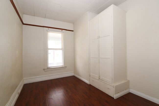 Building Photo - 3907 Chestnut St