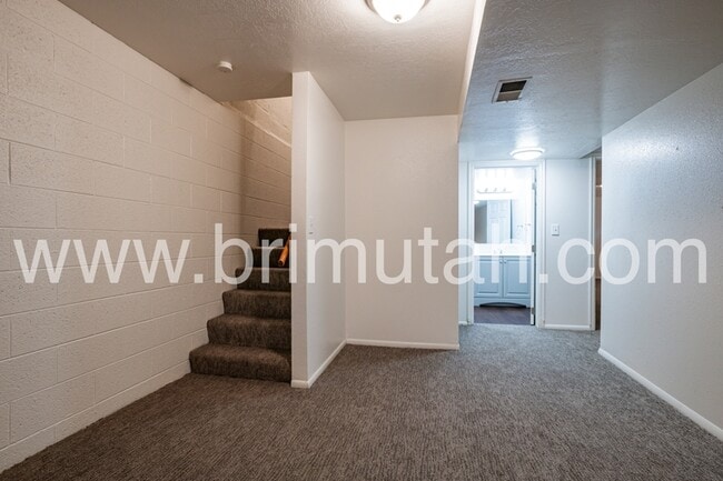 Building Photo - 4467 S Albright Dr