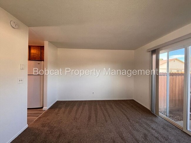 Building Photo - 1516 South Ct