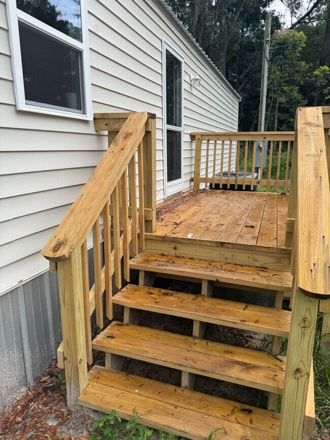 Building Photo - Lake Cherie Mobile Estates