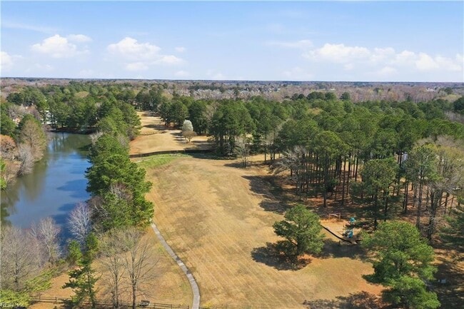 Building Photo - 1328 Mill Lake Quarter