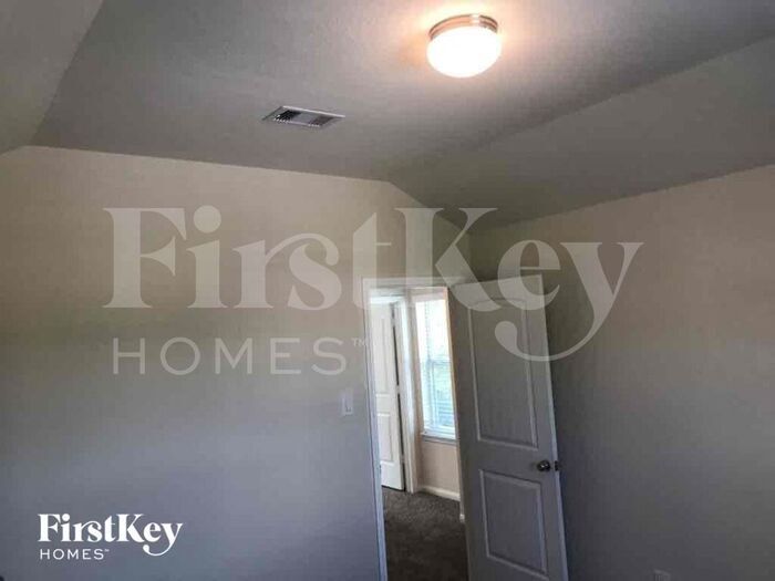 Building Photo - 6630 Blimp Base Blvd