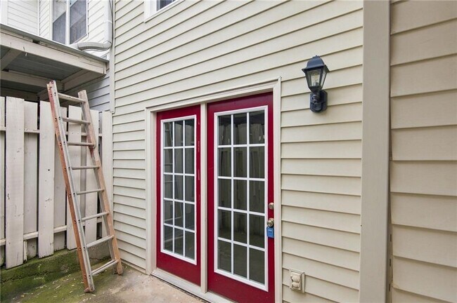 Building Photo - 218 Mill Creek Pl