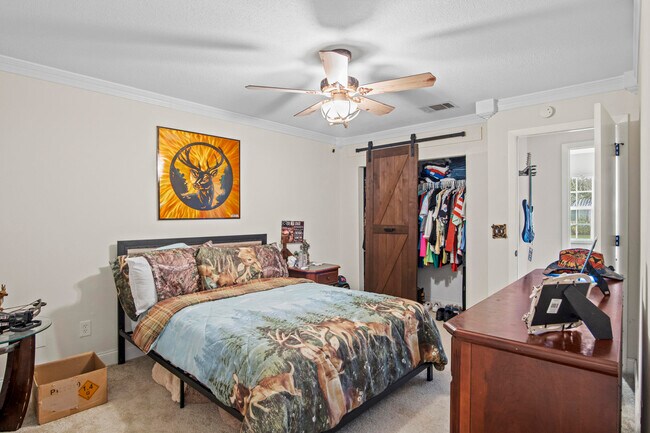 Building Photo - 232 SW Kimball Cir