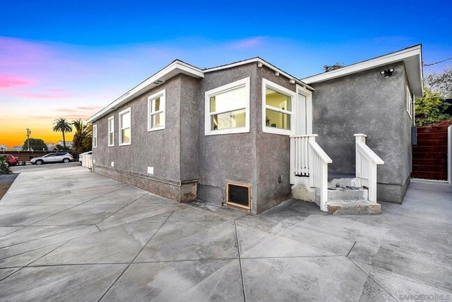 Building Photo - Beautiful Modern Home in the heart of North Park/Hillcrest/University Heights