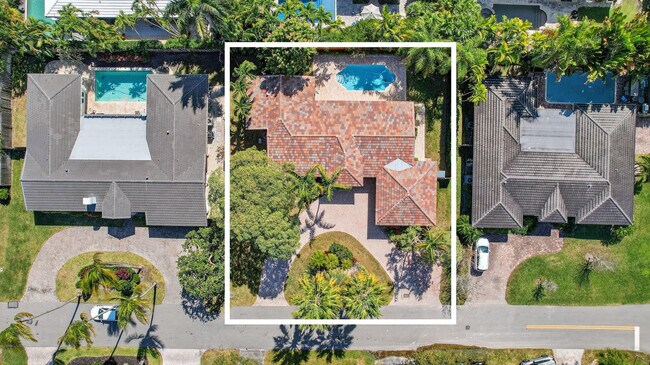 Building Photo - 2808 NE 22nd St