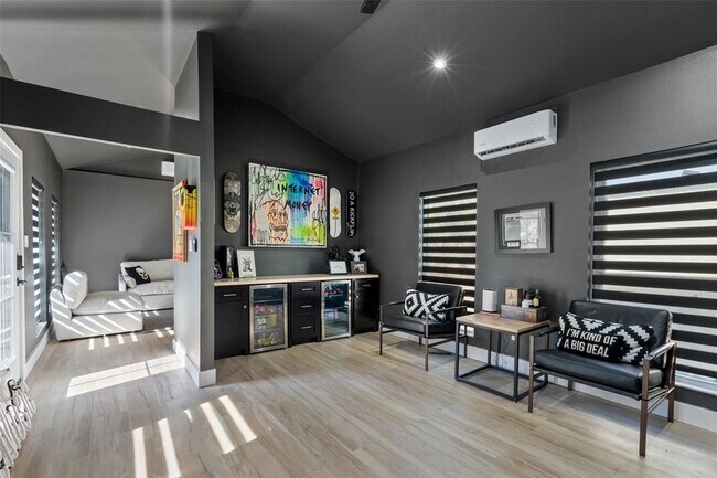 Building Photo - 310 Saddle Blanket Dr