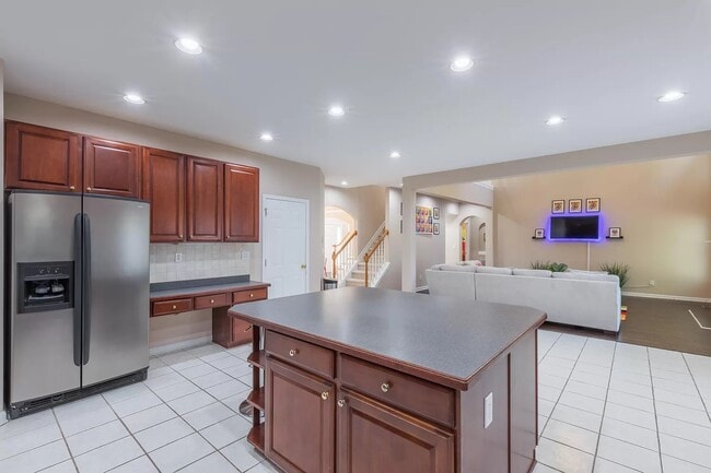 Building Photo - 1702 Clay Brooke Ct SE