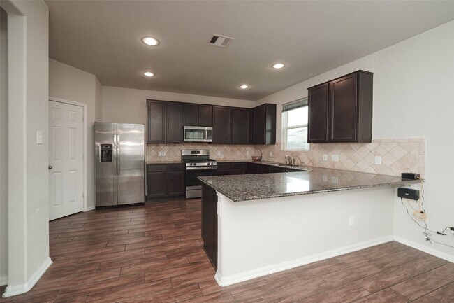 Building Photo - 3022 Bugatti Dr