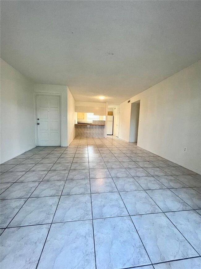 Building Photo - Spacious Condo for Rent in Fern Park – Top...