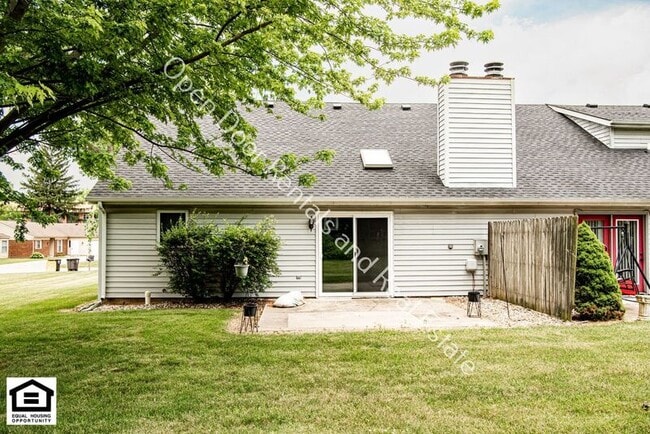 Building Photo - 5006 Vermont Ln