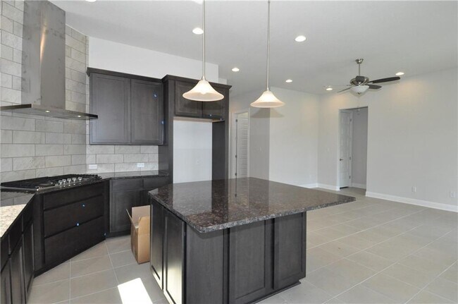 Building Photo - 3750 E Palm Valley Blvd