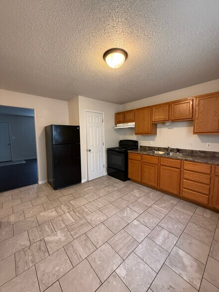 Building Photo - 301 Adams St