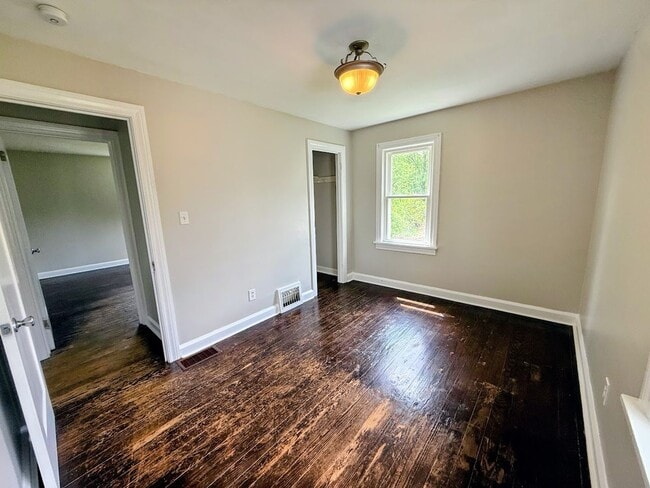 Building Photo - Spacious 2 bedroom with bonus room for rent - Canton NW
