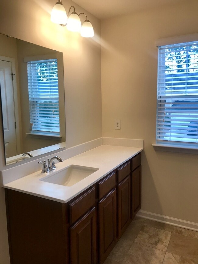 Building Photo - BEAUTIFUL! 4 Bedrooms/3.5 baths in Wild Wing. Spacious & Tons of space!