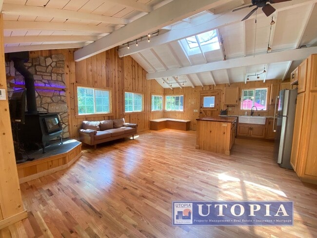 Building Photo - Gorgeous 4-bedroom, 2-bathroom Forest Lake Home with Deck, Office & Scenic Redwood Views
