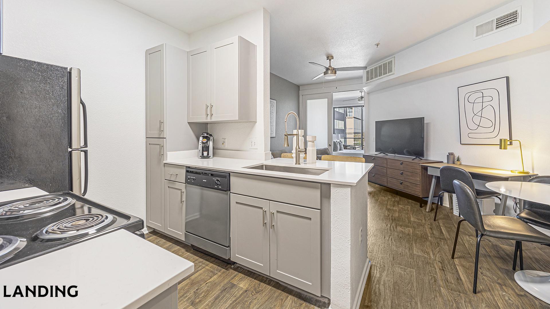 Building Photo - 1001 E Playa Del Norte Dr