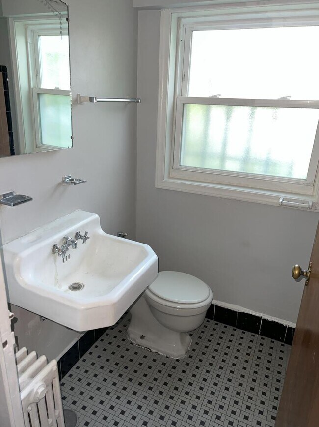 Building Photo - 0 bedroom in Chicago IL 60626