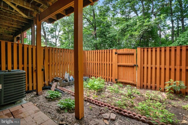 Building Photo - 6490 Tayack Pl