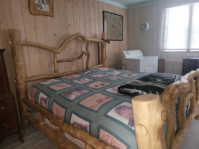 Building Photo - 1411 Piney Dr